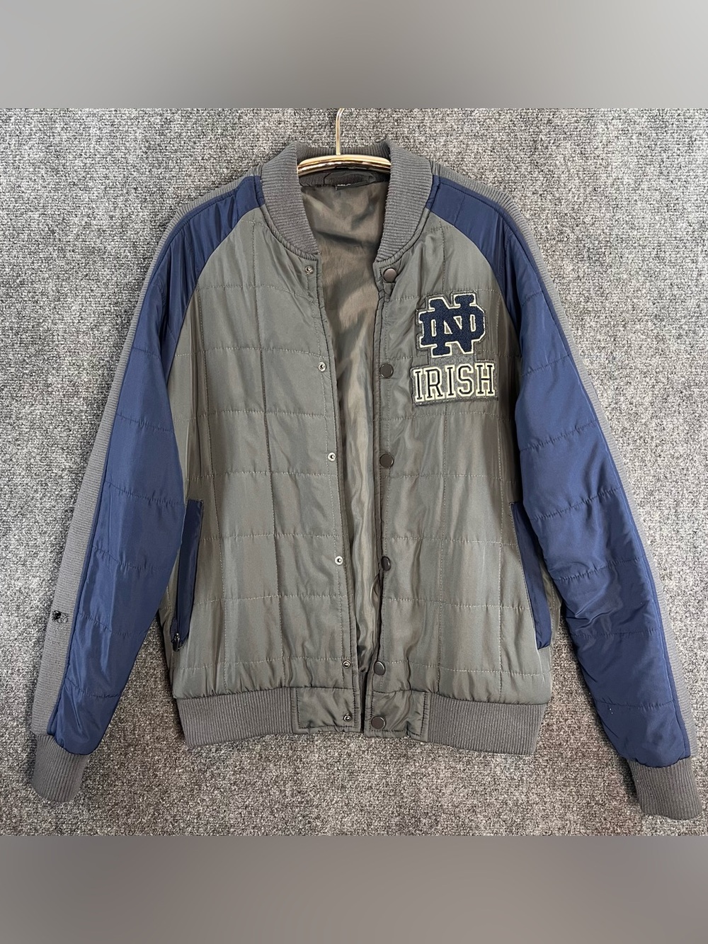 Vtg Colosseum Notre Dame Fightin Irish Bomber Quilted Jacket Men Small Gray/Navy